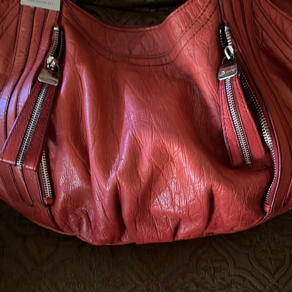 B Makowsky red leather shoulder bag with magnetic closure - Picture 2 of 7
